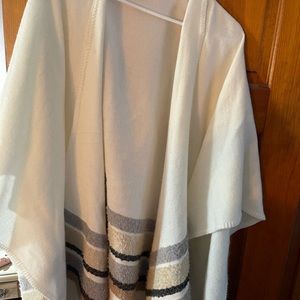 One size fits all striped kimono